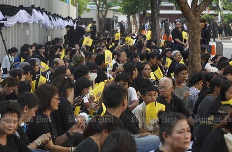 Thai Lan: Xep hang ca cay so don linh cuu Vua Bhumibol-Hinh-2